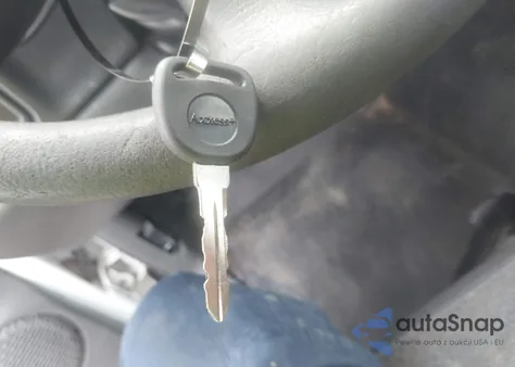 2004 Chevrolet Silverado 1500 Work Truck z USA, uszkodzony, nr VIN 1GCEC14X54Z205809